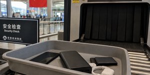 Qual tipo de power bank é permitido em viagens para a China?