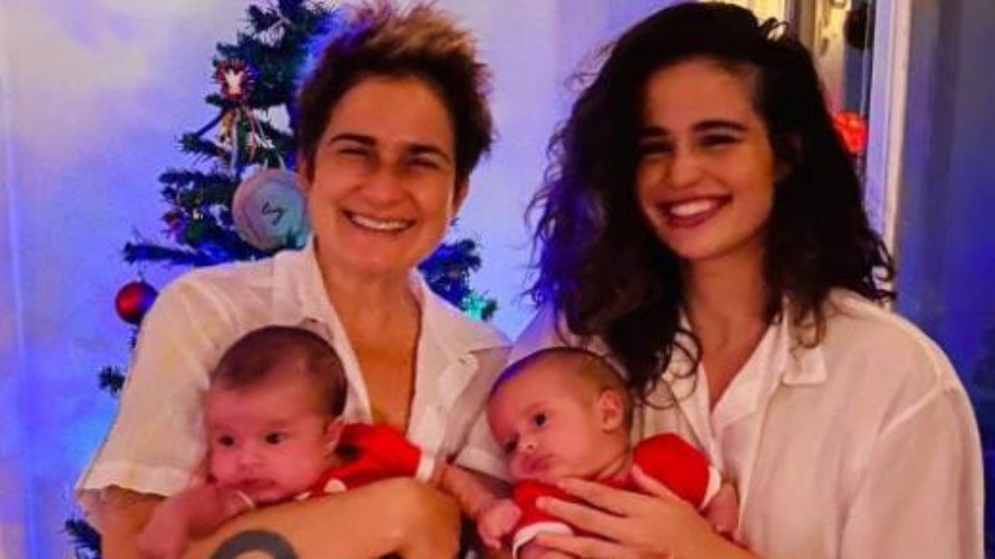Nanda Costa, Lan Lanh e as filhas gêmeas