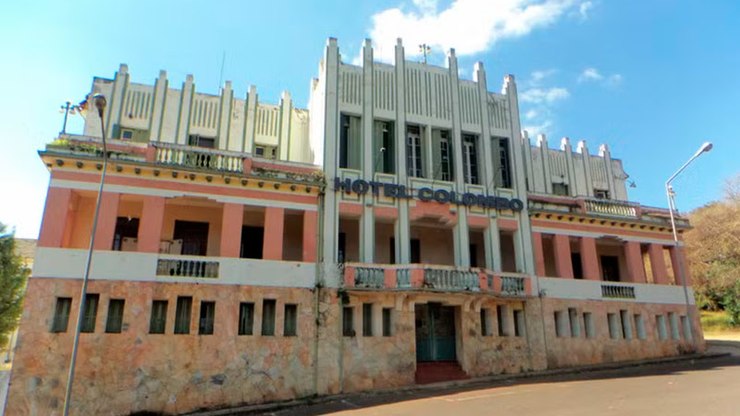 Hotel com fama de mal-assombrado será vendido em 60 parcelas