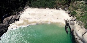 Praias de Niterói são refúgio às rotas badaladas no fim de semana