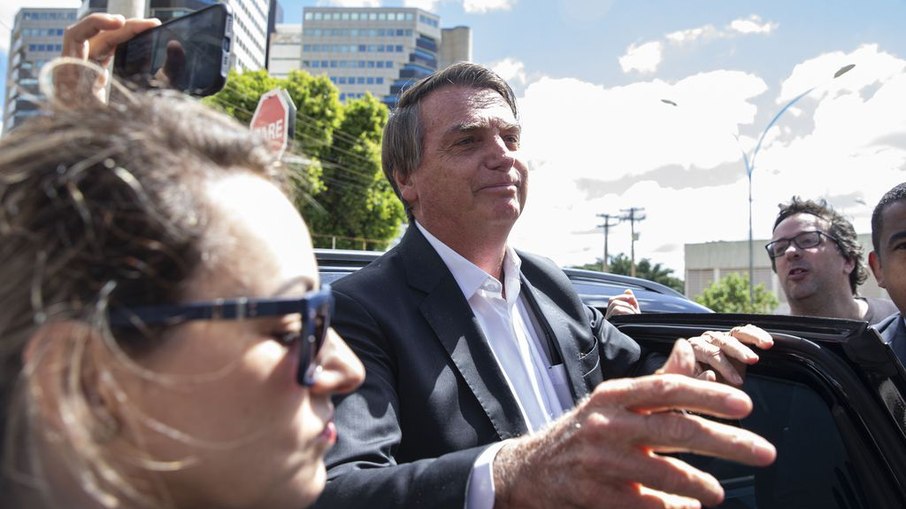 Ex-presidente Jair Bolsonaro (PL) após prestar depoimento à Polícia Federal (PF) sobre os ataques do dia 8 de janeiro em Brasília