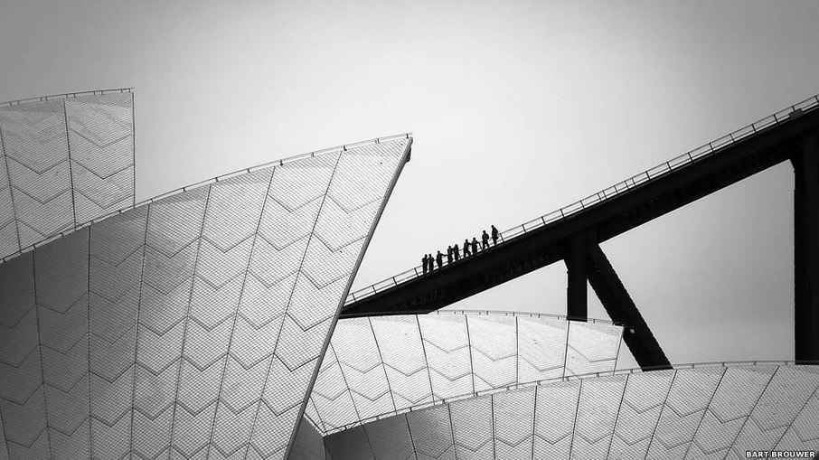 Há competidores do mundo todo, incluindo esta imagem da Ópera de Sydney e da ponte da baía da cidade, feita por Bart Brouwer Há competidores do mundo todo, incluindo esta imagem da Ópera de Sydney e da ponte da baía da cidade, feita por Bart Brouwer