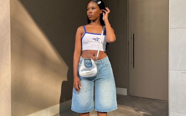 35 ideias de looks com ‘jorts’, a bermuda jeans perfeita para o verão