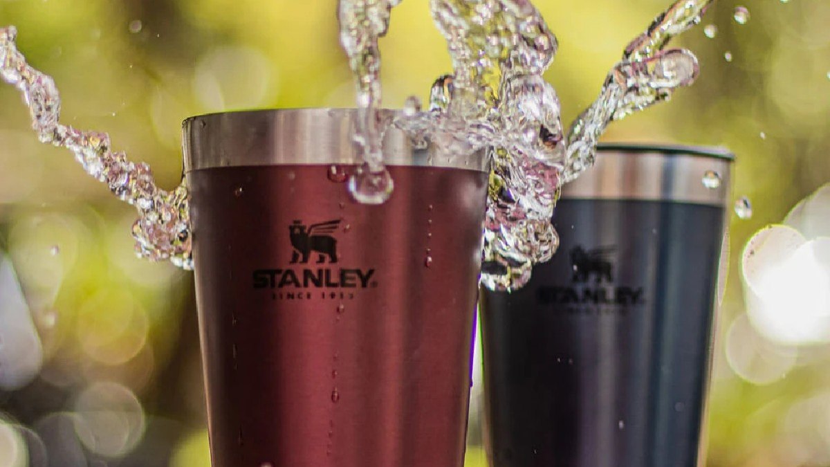 Copo Stanley com tampa de 473ml