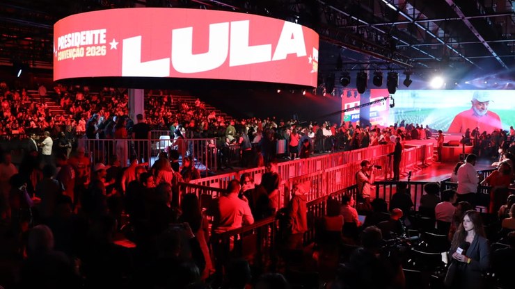 Convenção do PT oficializa candidatura de Lula à
reeleição