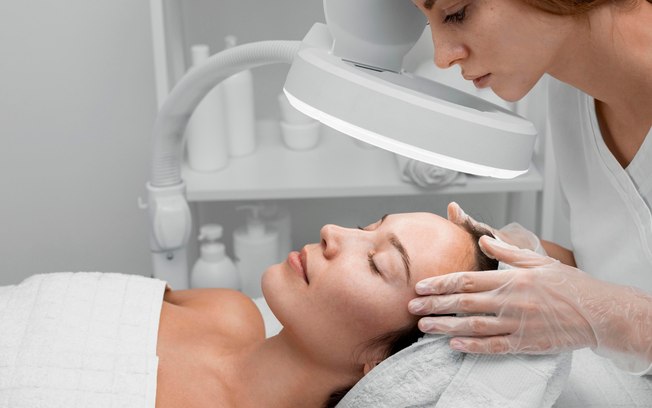 Estética avançada corrige a pele sem cortes