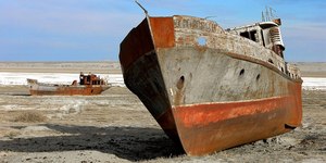 Cemitério de navios surge no deserto após mar secar