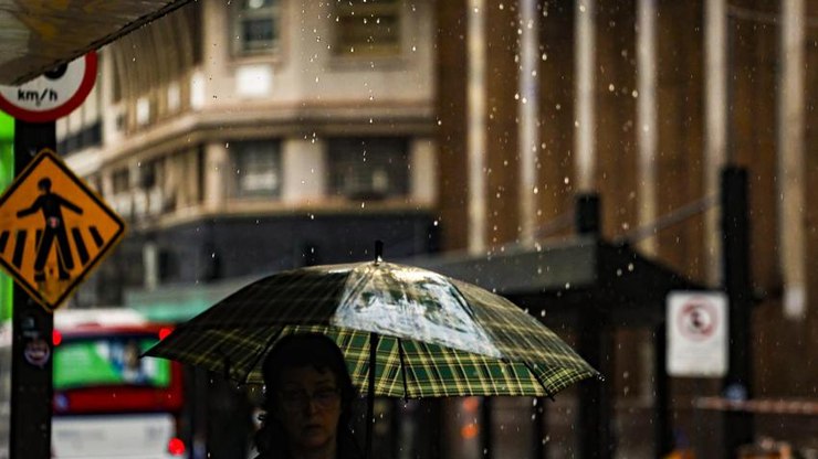 Nova%20massa%20de%20ar%20polar%20chega%20ao%20Sul%20com%20alerta%20de%20temporal