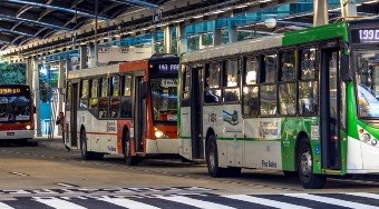 Greve%20de%20motoristas%20em%20S%C3%A3o%20Paulo%20termina%20ap%C3%B3s%20acordo%20sobre%2013%C2%BA