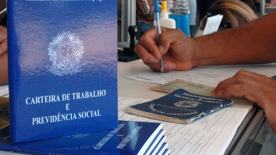 Oportunidades são para emprego formal, estágio e jovem aprendiz Oportunidades são para emprego formal, estágio e jovem aprendiz