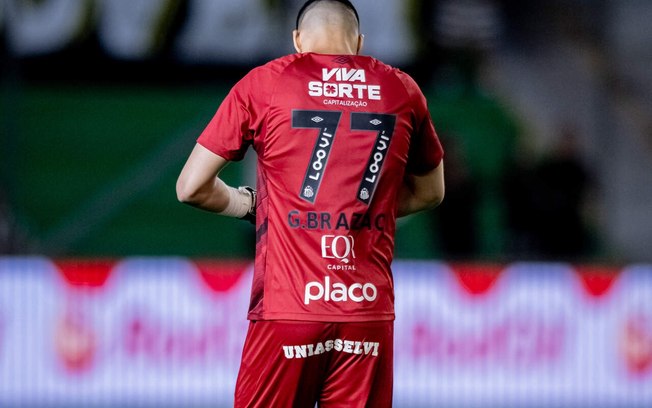 Gabriel Brazão iniciou sessões de fisioterapia após passar por cirurgia no ombro esquerdo no último dia 21