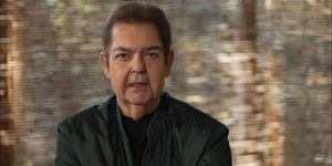 Faustão faz 75 anos com homenagem emocionante da família