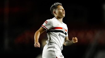 Bia%20Menezes%20renova%20com%20S%C3%A3o%20Paulo%20at%C3%A9%202027