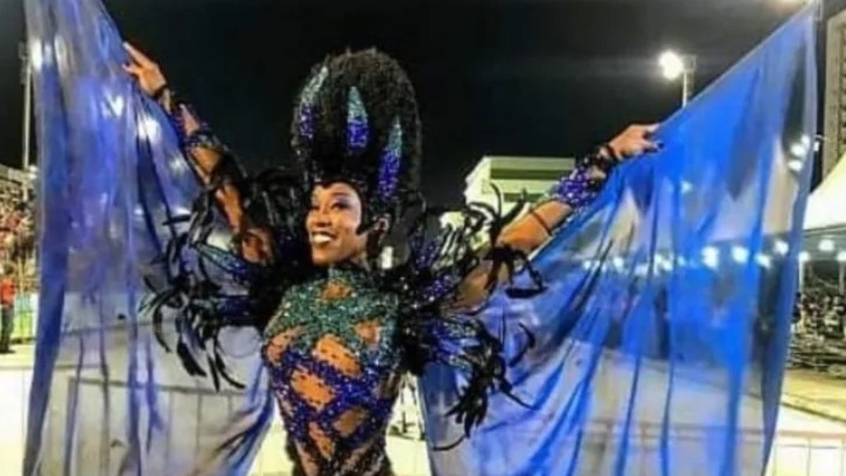 Michelle foi rainha de bateria da Unidos do Morros e teve grande destaque na escola