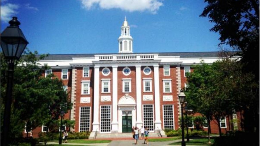 Universidade de Harvard Universidade de Harvard
