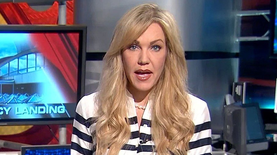 Ex-apresentadora de TV confessa ter matado a mãe e recebe prisão perpétua Ex-apresentadora de TV confessa ter matado a mãe e recebe prisão perpétua