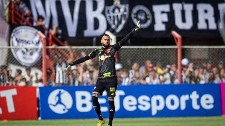 Ídolo do Atlético pede goleiro Everson na Seleção Brasileira: ‘Classe A’
