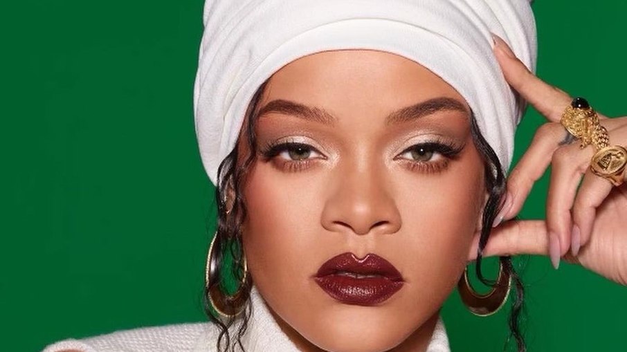 Rihanna está confirmada para o tradicional show no intervalo do Super Bowl