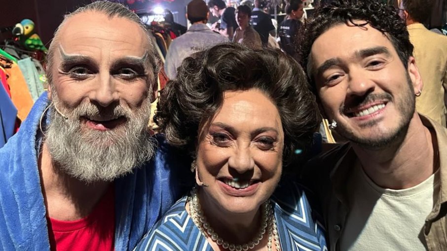 Ator divide protagonismo com Marcos Veras e Eliane Giardini em Espelho Mágico, superprodução sobre a TV