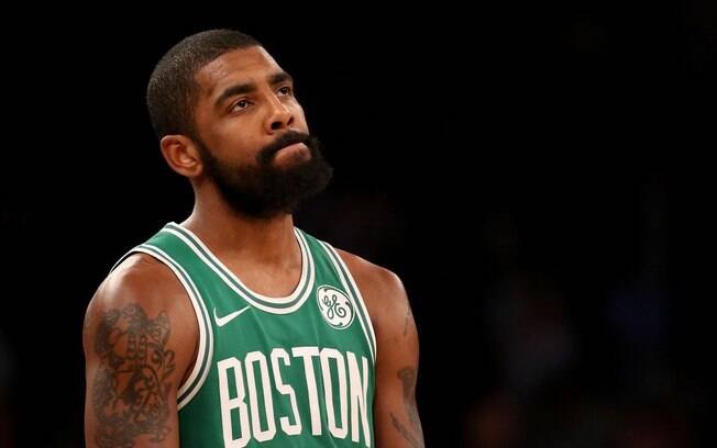 Kyrie Irving jogando pelo Boston Celtics