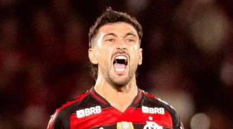 Arrascaeta%20se%20torna%20o%20estrangeiro%20mais%20premiado%20da%20hist%C3%B3ria%20do%20Brasileir%C3%A3o