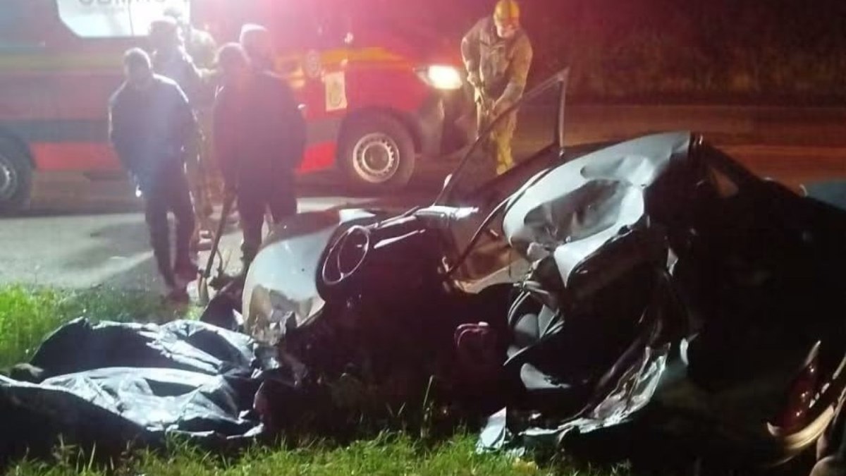Conforme informações preliminares, a mãe e a outra filha do casal também estariam no veículo Conforme informações preliminares, a mãe e a outra filha do casal também estariam no veículo