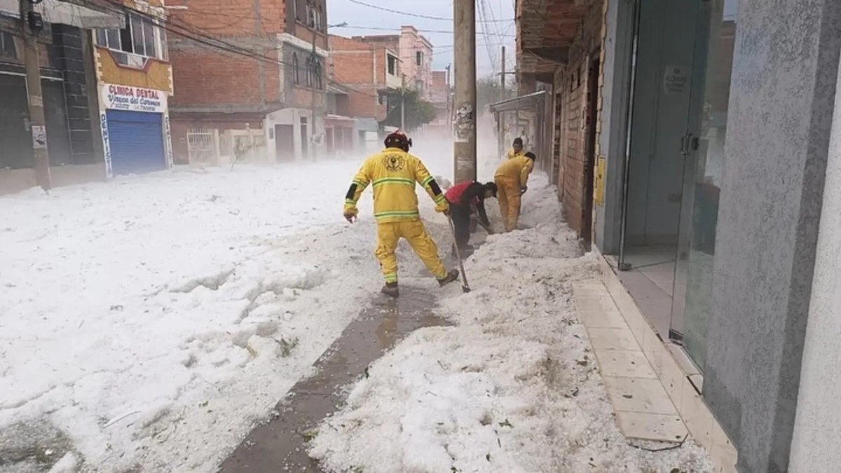 Tempestade de granizo, em Tarija, Bolívia Tempestade de granizo, em Tarija, Bolívia