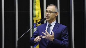 PF tem autonomia, mas não soberania, diz ministro