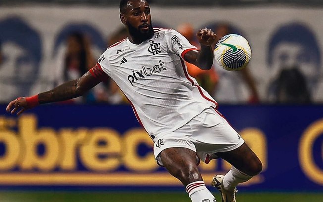 Gerson tenta a finalização no duelo diante do Bahia, pela Copa do Brasil