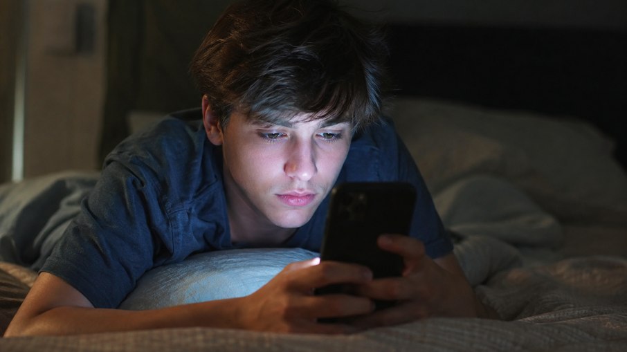 Crianças e adolescentes passam horas a fio nos aplicativos da Meta