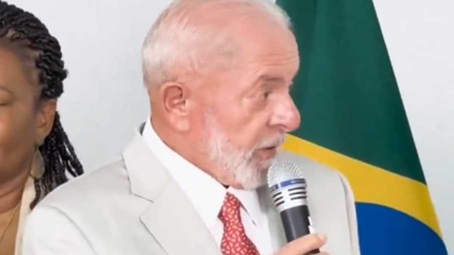 Lula homenageia Joca, golden retrivier morto após erro da Gol