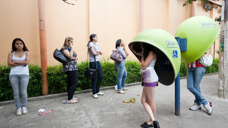 Orelhões de rua sofrerão mudanças até 2028; é o fim de uma era?