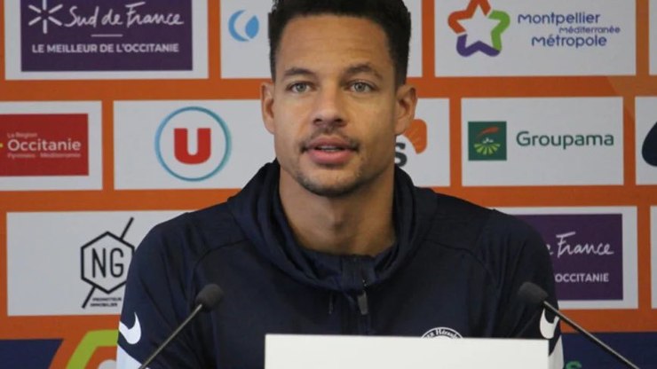 Ex-jogador%20%C3%A9%20achado%20com%20facada%20perto%20do%20cora%C3%A7%C3%A3o