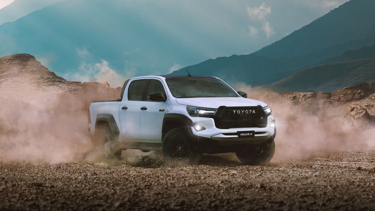 No Brasil a Hilux só é equipada com motores Flex ou diesel, e não há confirmação de versões híbridas