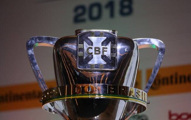 O troféu da Copa do Brasil de 2018 que será entregue ao campeão no dia 17 de outubro