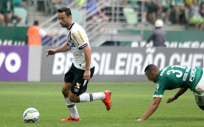 Nenê deixa Vitor Hugo no chão antes de fazer golaço pelo Vasco no Allianz