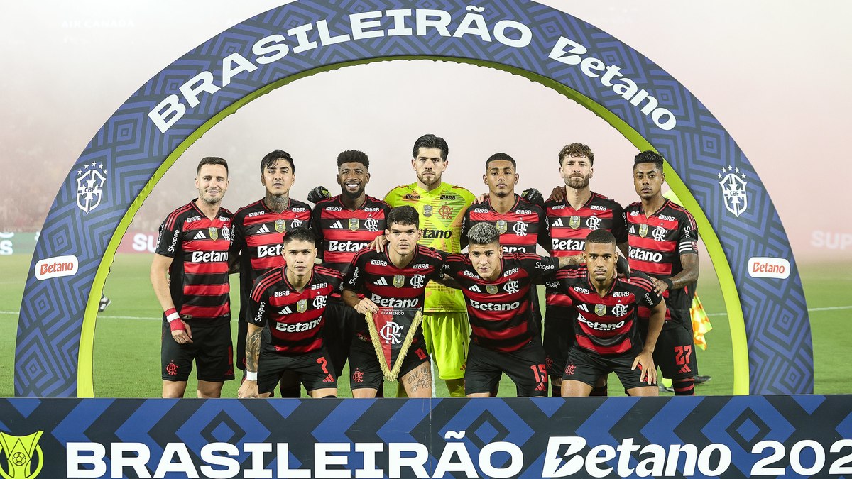 O Flamengo enfrenta o Bragantino neste sábado (22)