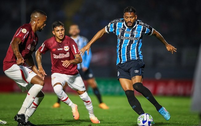 Lateral Reinaldo atua sobre efeito suspensivo Lateral Reinaldo atua sobre efeito suspensivo