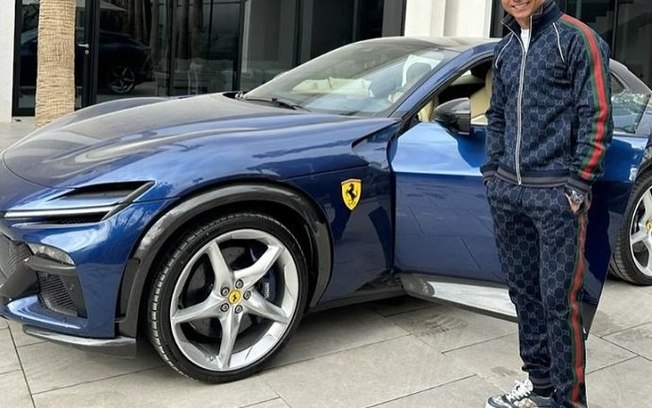 Cristiano tem coleção de carros de luxo e impressionava colegas na Juventus 