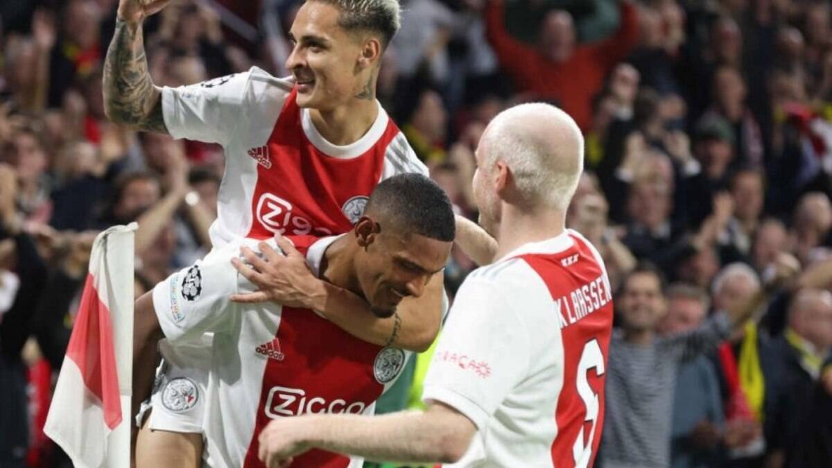 Após fase de grupos perfeita, Ajax chega ao mata-mata da Champions tentando surpreender ainda mais