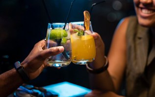 6 drinks que não podem faltar no Ano-Novo