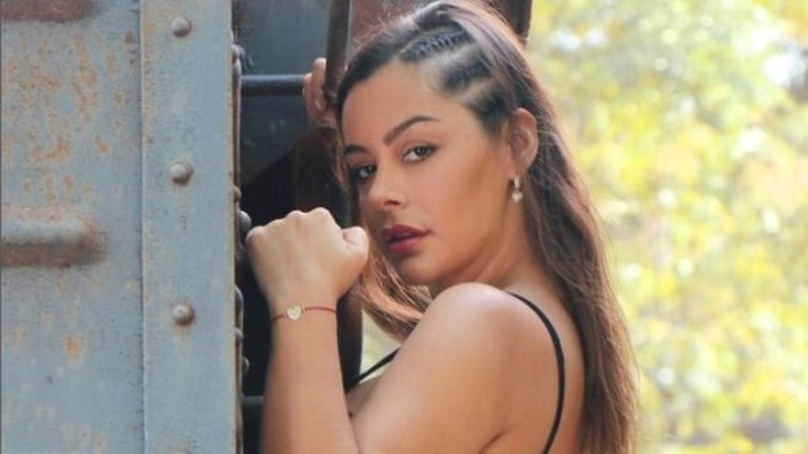 Larissa Riquelme ressurge e se define como artista global Larissa Riquelme ressurge e se define como artista global