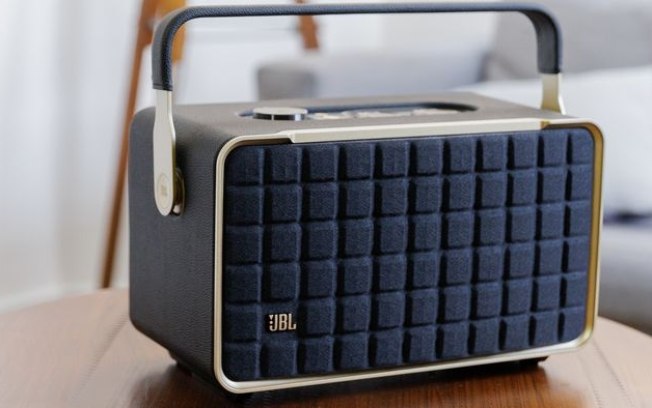 Review JBL Authentics 300 | Caixa de som potente com design retrô