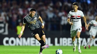 S%C3%A3o%20Paulo%20busca%20empate%20com%20um%20a%20menos%20e%20vai%20%C3%A0s%20oitavas%20da%20Libertadores