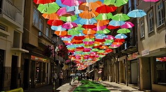 Lógica capitalista impulsiona falta de consciência de classe de LGBTs