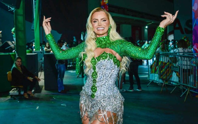 Thalita Zampirolli faz sua estreia como Rainha da Escola de Samba Camisa Verde e Branco