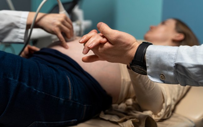 Cirurgia fetal reduz sequelas de mielomeningocele