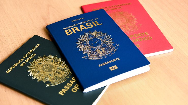 Passaporte dos EUA perde força; Brasil sobe em ranking