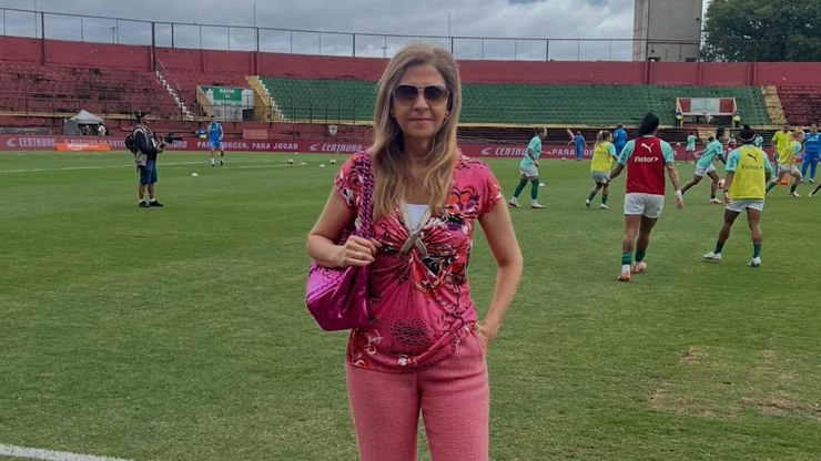 Leila%20Pereira%20%C3%A9%20disputada%20por%20jornalistas%20de%20TV