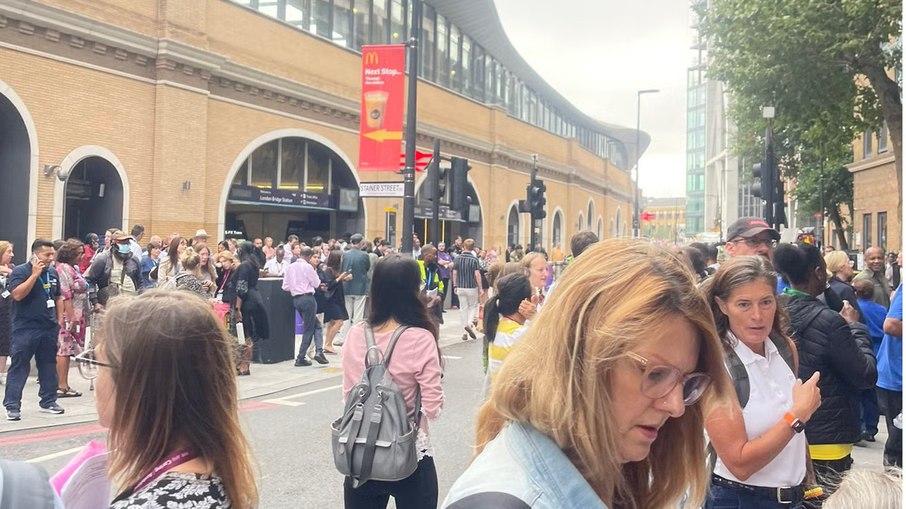 Pequenas concentrações de cloro podem irritar os olhos e vias respiratórias